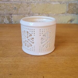 Biedermann Porcelain Snowflake Tealight Votive Candle Holder